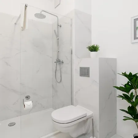 Apartment White Elegance With Ac & Free Garage By Renters Poznan