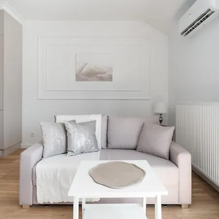 Apartment White Elegance With Ac & Free Garage By Renters Poznan