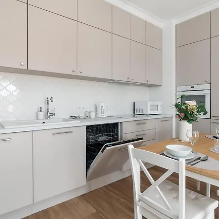 White Elegance With Ac & Free Garage By Renters * Poznan