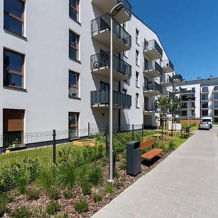 Apartment White Elegance With Ac & Free Garage By Renters