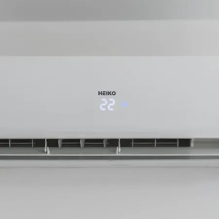 White Elegance With Ac & Free Garage By Renters Apartment Poznan
