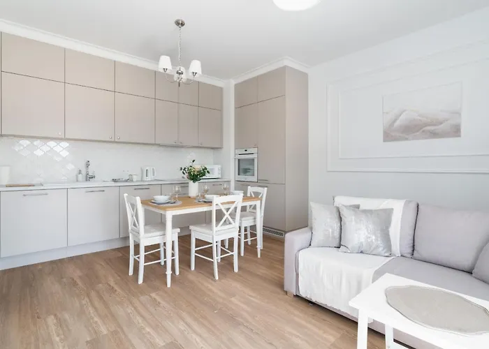 White Elegance With Ac & Free Garage By Renters Apartament